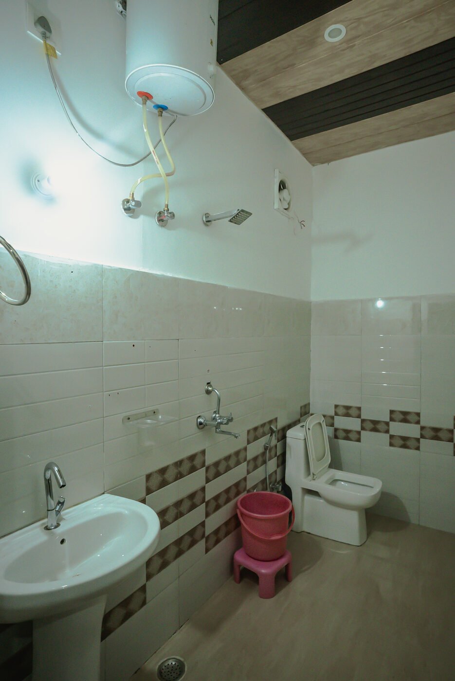 Deluxe Room bathroom